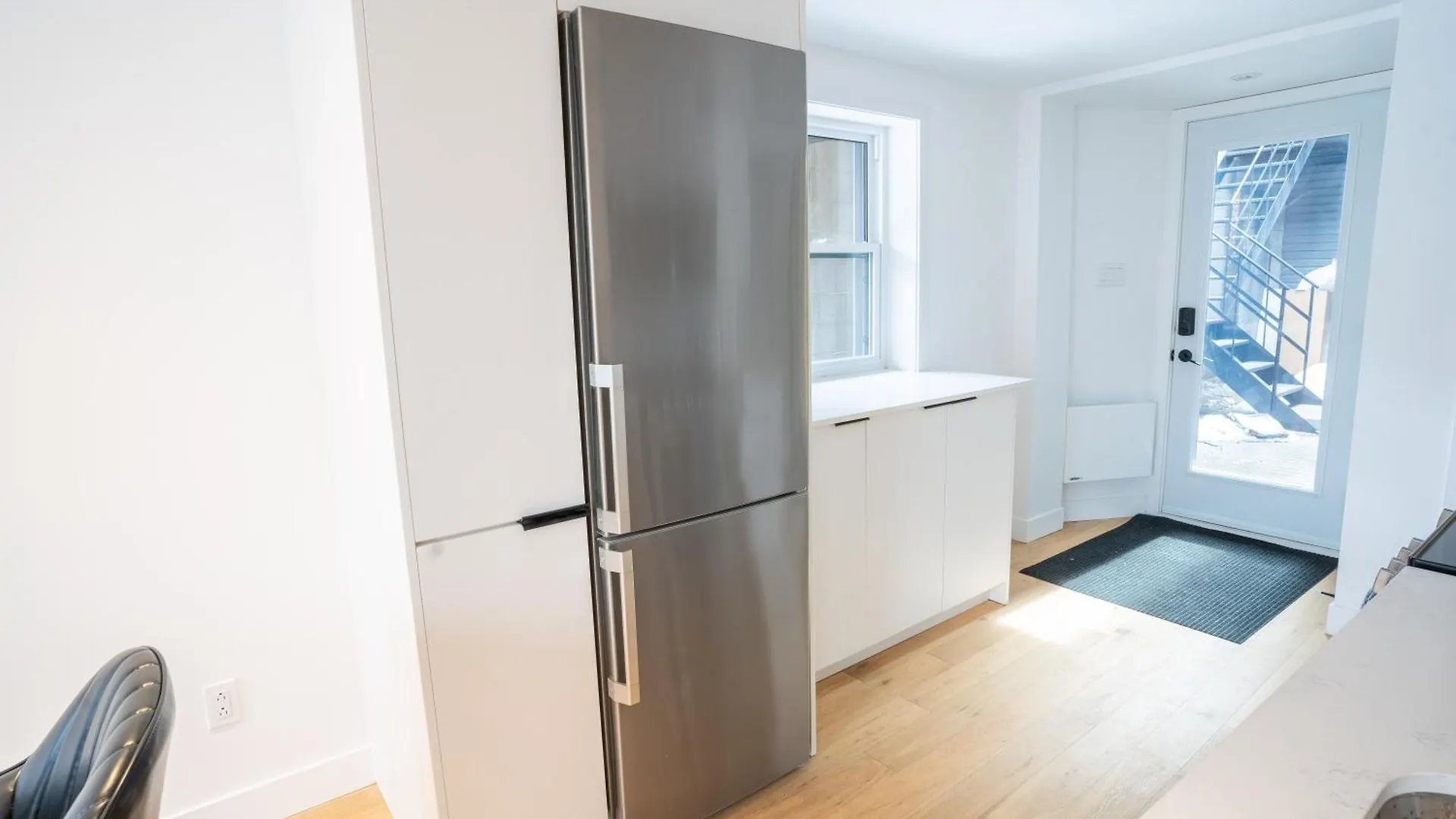 Superb 2 Bed Downtown 2Min To Metro Apartment Montreal